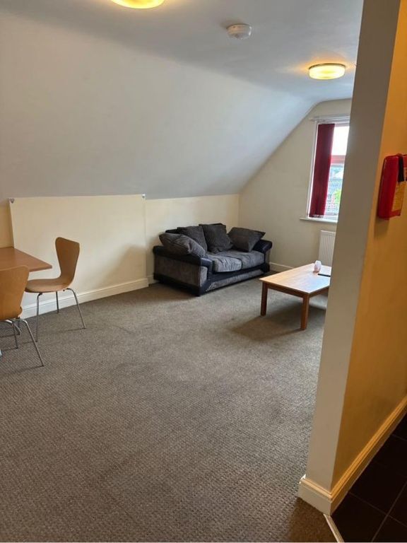 Property photo 3 of 7 9040967.Jpg