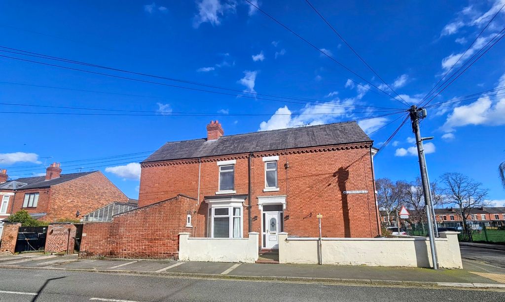 Property photo 1 of 31