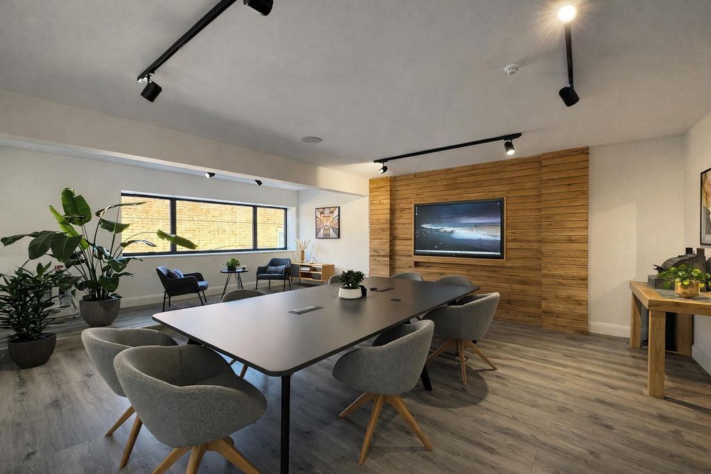 Property photo 1 of 13 Bf70B40A-7E58-4F77-95A5-529E73Deeef7.Jpeg