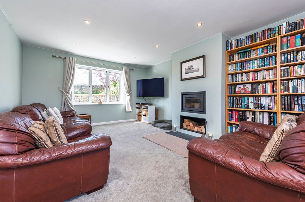 Property photo 3 of 26 Living Room