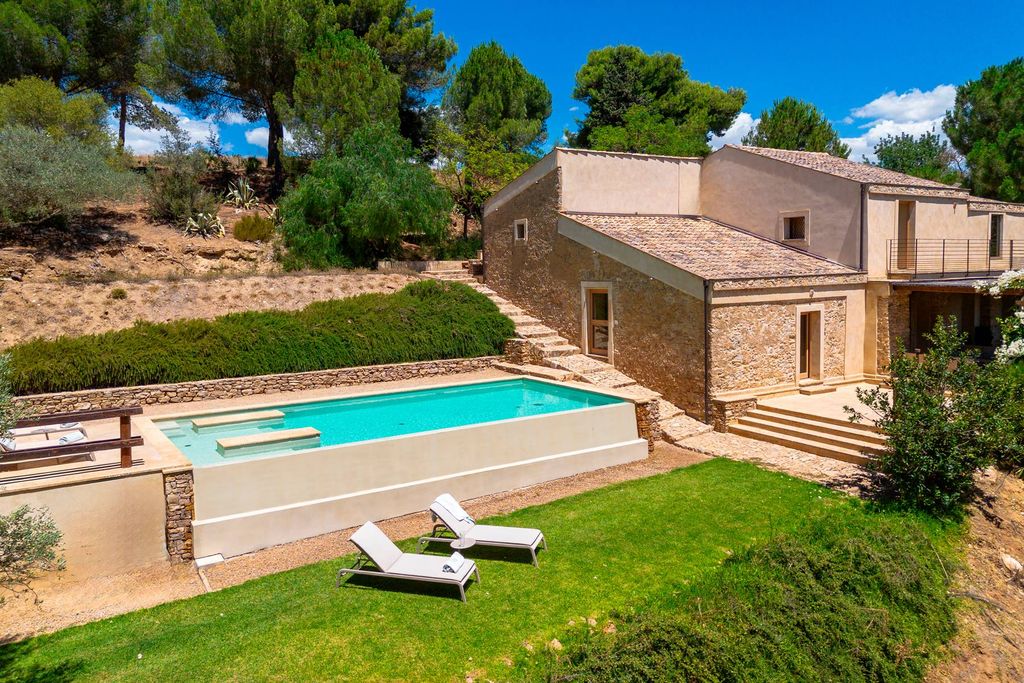 Property photo 1 of 33