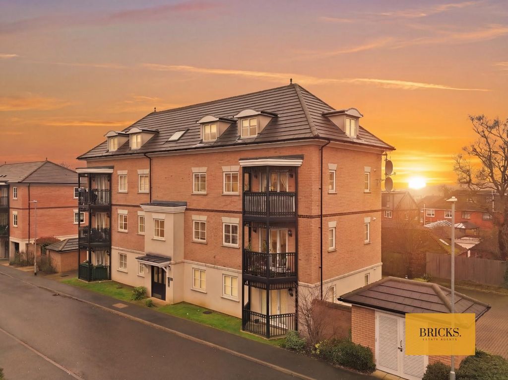 Additional image 21 of 2 bed flat for saleBuckingham Road, Epping CM16