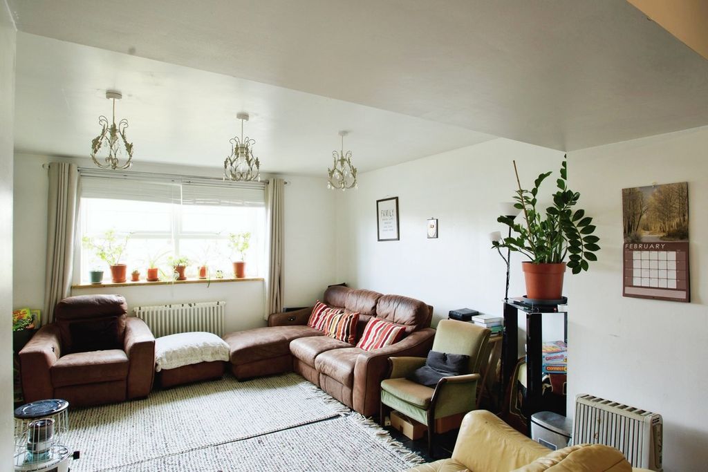 Property photo 3 of 23