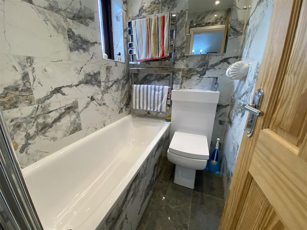 Additional image 11 of 4 bed semi-detached house for saleWood Lane, Dagenham RM8