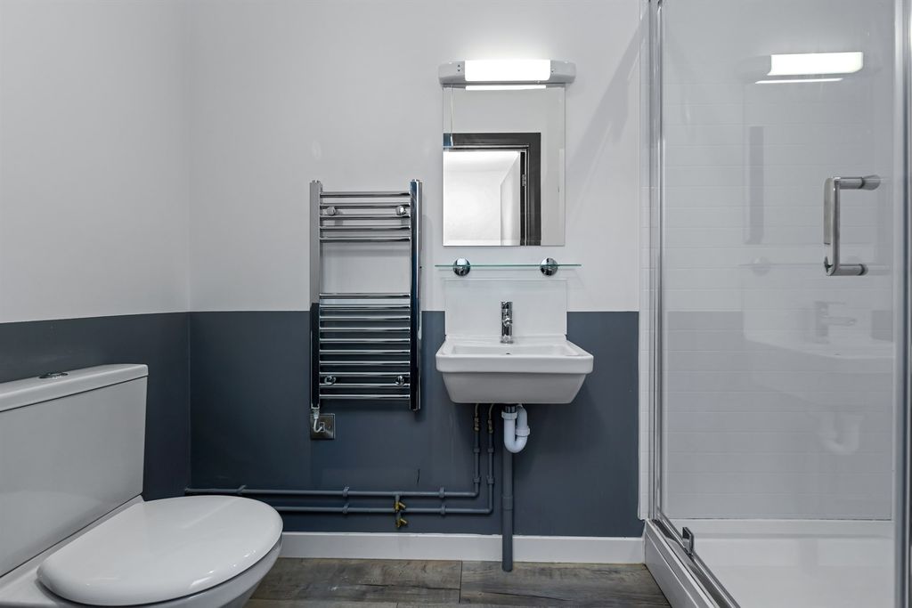 Property photo 2 of 4 (Main)