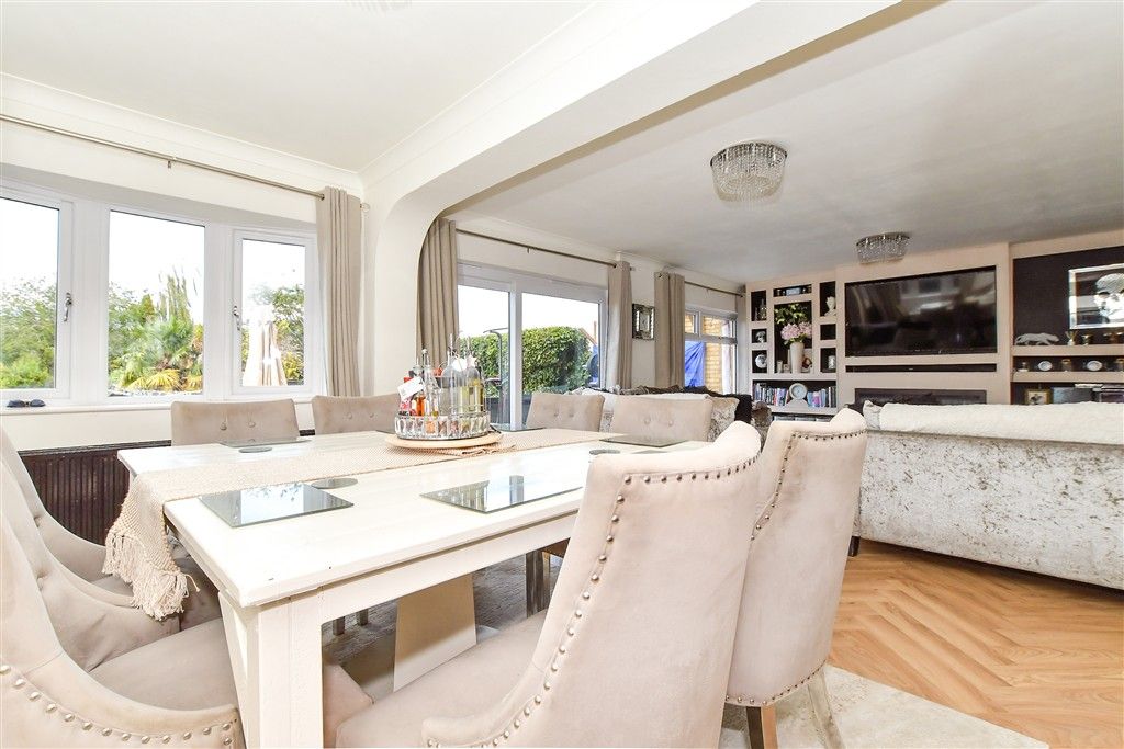 Property photo 3 of 21 Dining Area