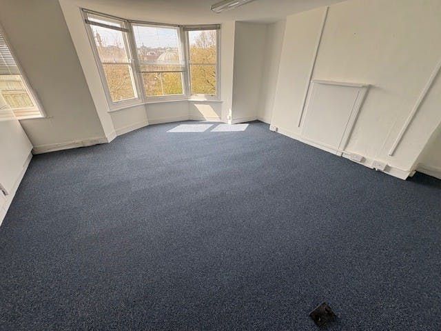 Property photo 2 of 11 1 Room 6 9 Pavilion Parade.Jpg