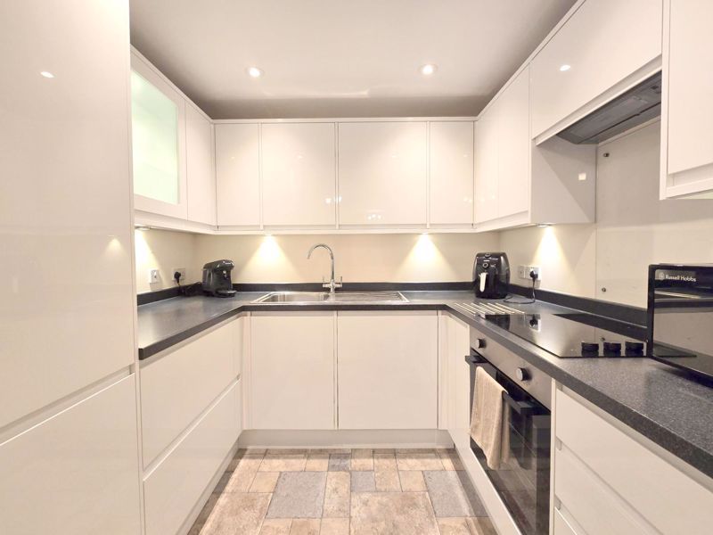 Property photo 2 of 15 Photo 16