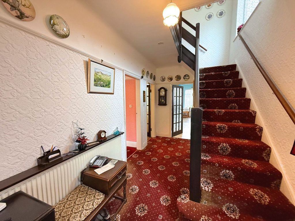 Property photo 2 of 23