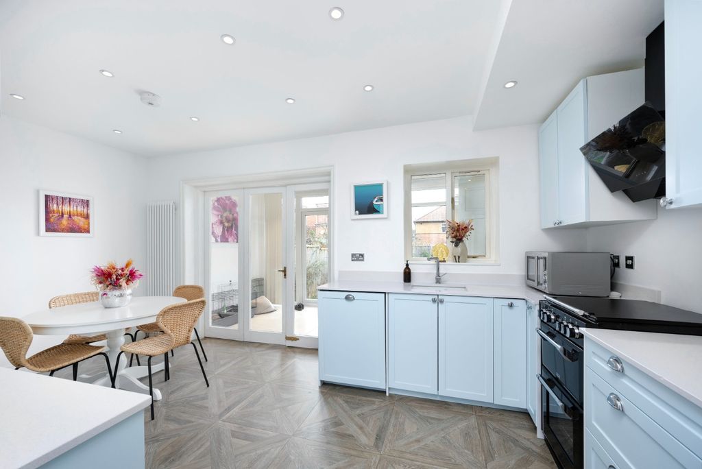 Property photo 3 of 14 4803435