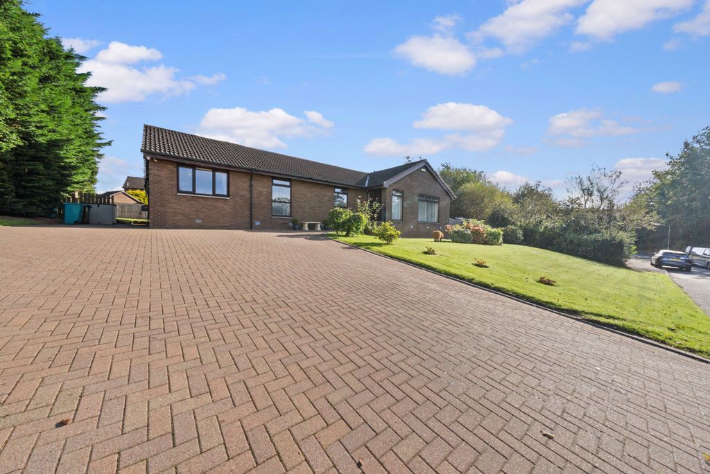 Property photo 1 of 47