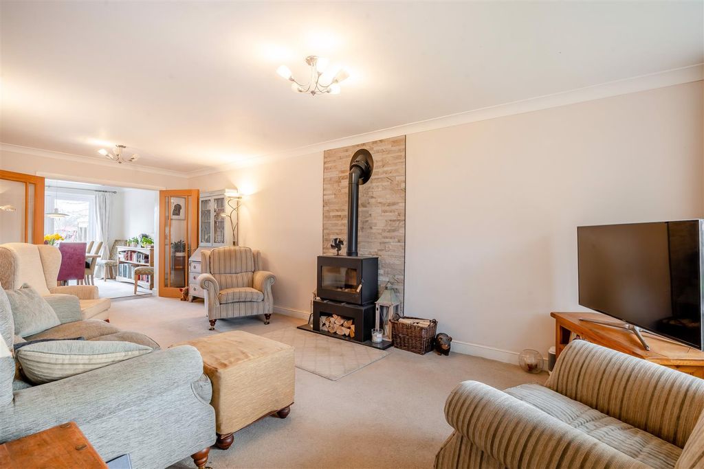 Property photo 2 of 38