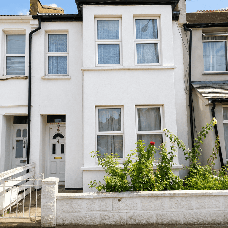 Property photo 1 of 10 Byron Road, Harrow Wealdstone, Middlesex Ha3