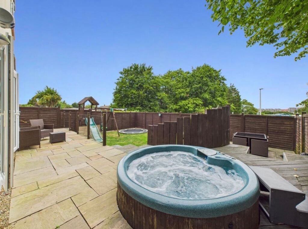 Property photo 3 of 32 Image7