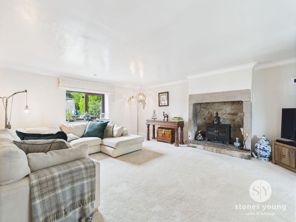 Property photo 2 of 39