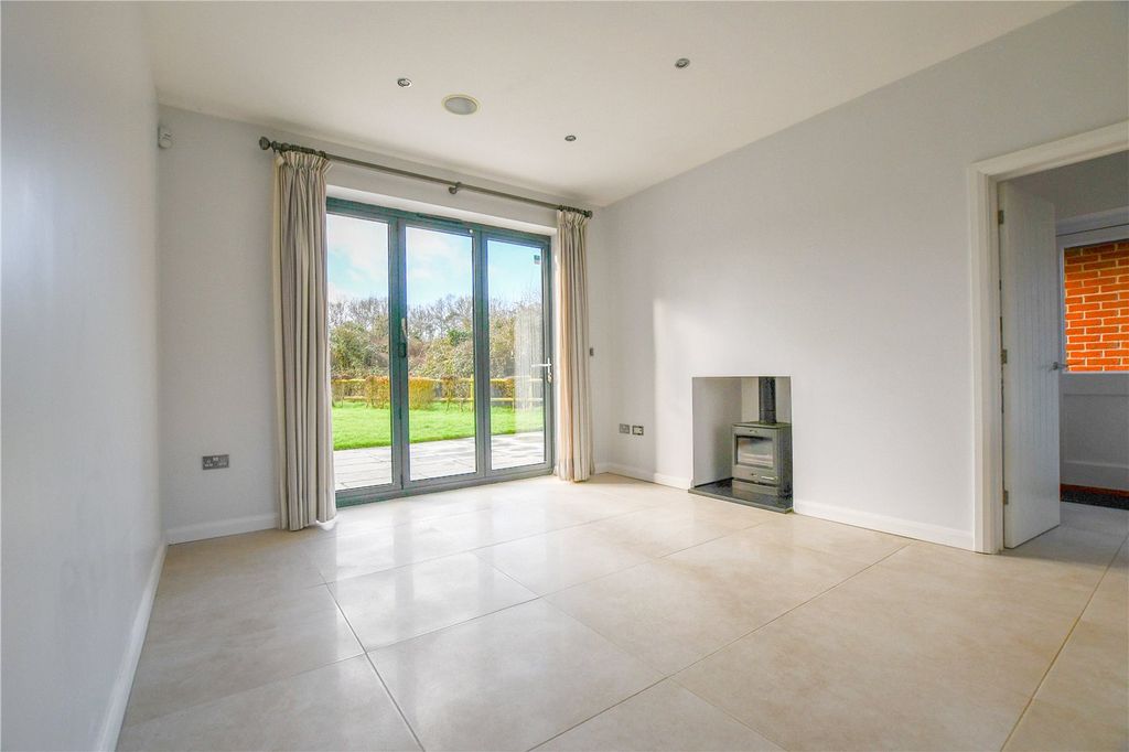 Property photo 3 of 19 Picture No. 34