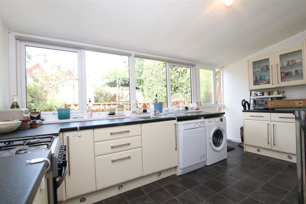 Property photo 3 of 11 Kitchen 1.Jpg