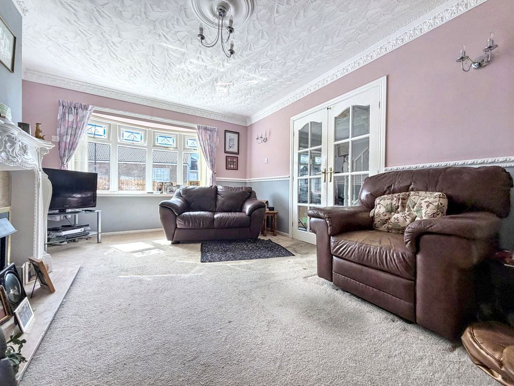 Property photo 2 of 25