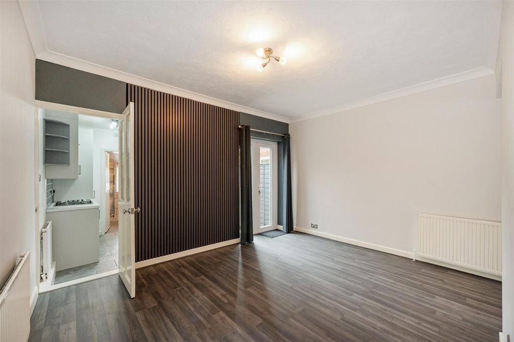 Property photo 3 of 27 Dining Area.Jpg