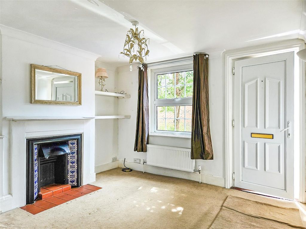 Property photo 2 of 7