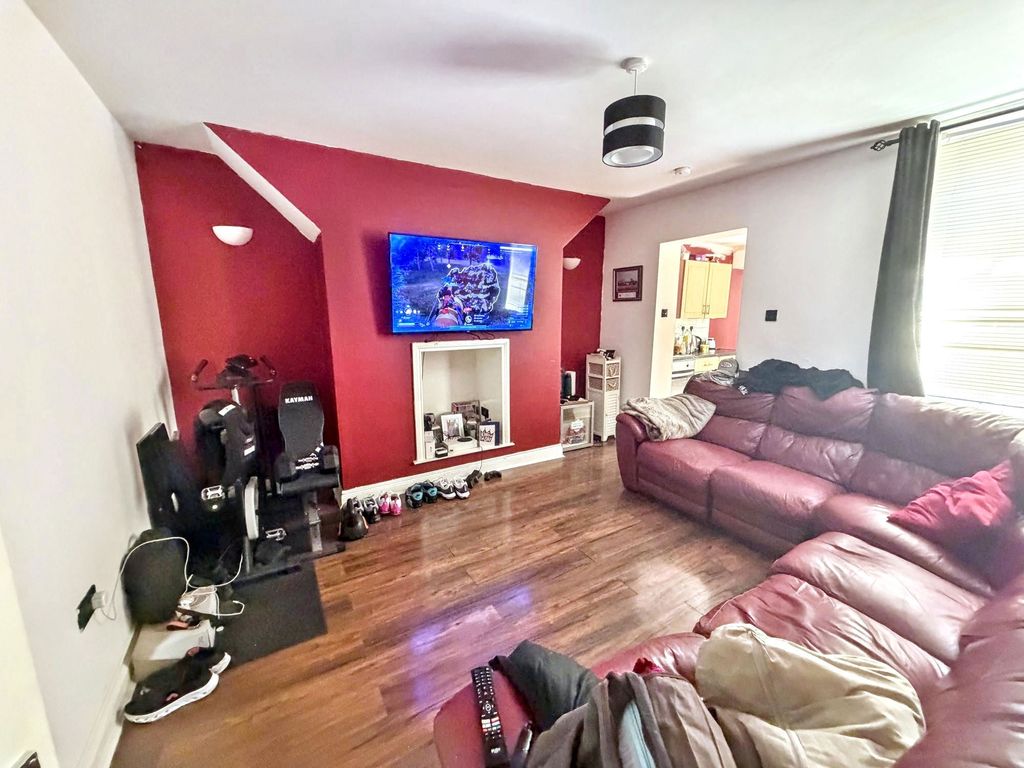 Property photo 2 of 6