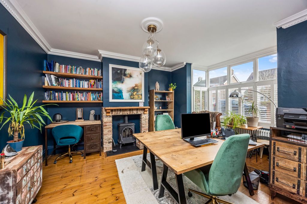 Additional image 10 of 5 bed semi-detached house for saleHaywards Road, Haywards Heath RH16