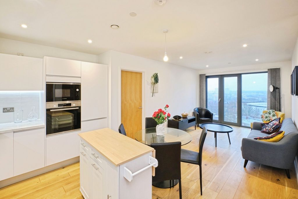 Property photo 3 of 19 Pbox-Img.Jpg