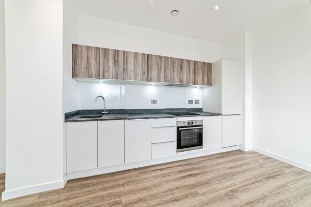 Property photo 1 of 17 Kitchen