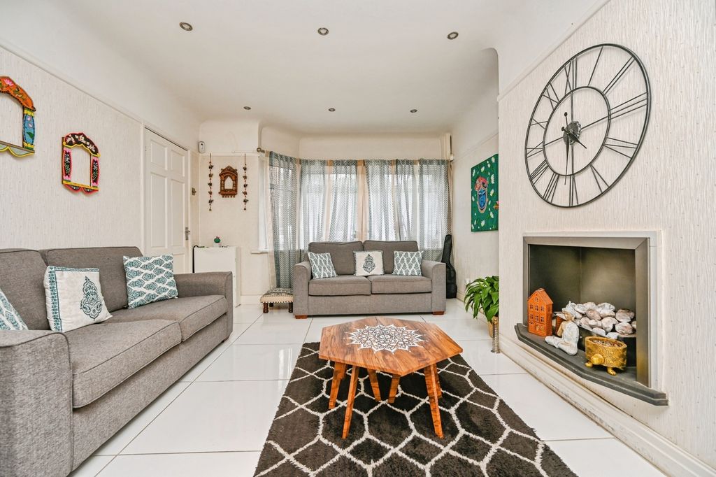 Property photo 2 of 19 Pbox-Img.Jpg
