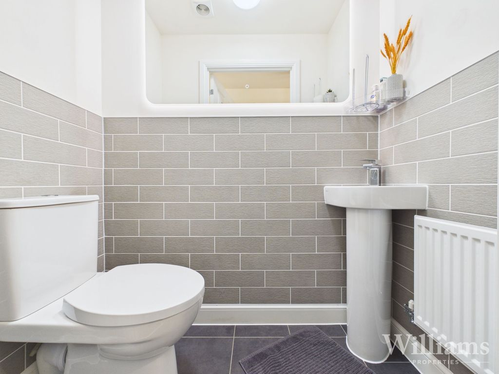 Property photo 3 of 19