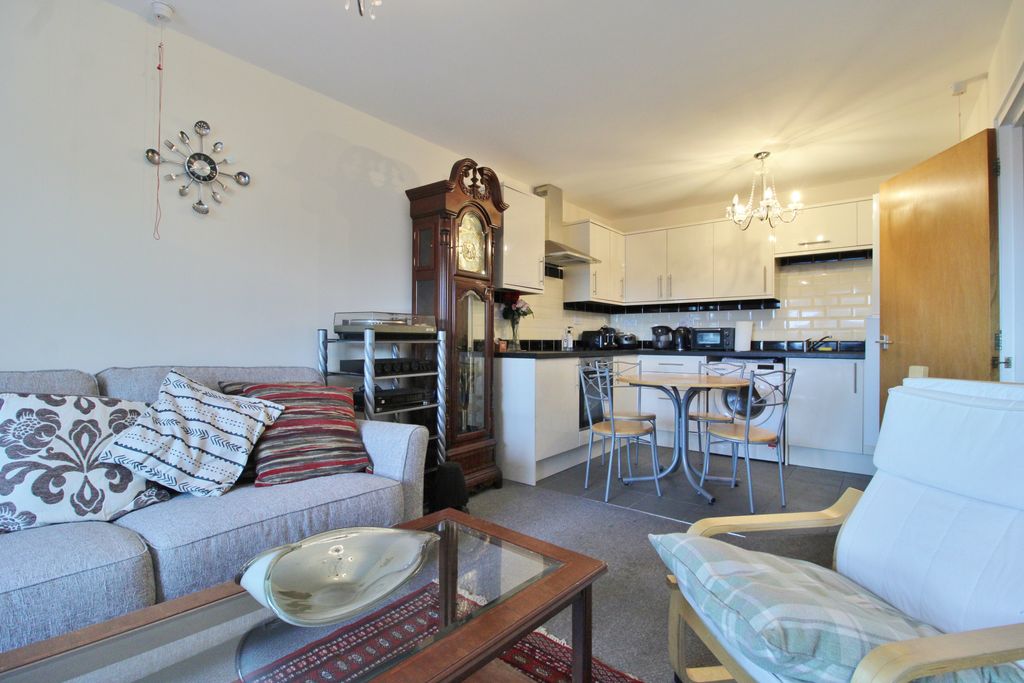 Property photo 1 of 9