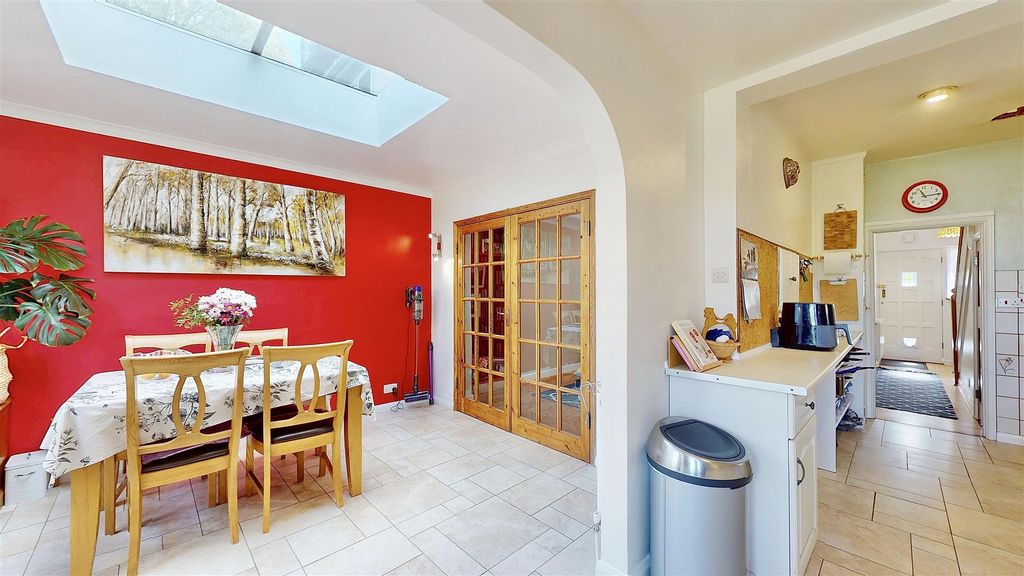 Property photo 3 of 19 P11.Jpg