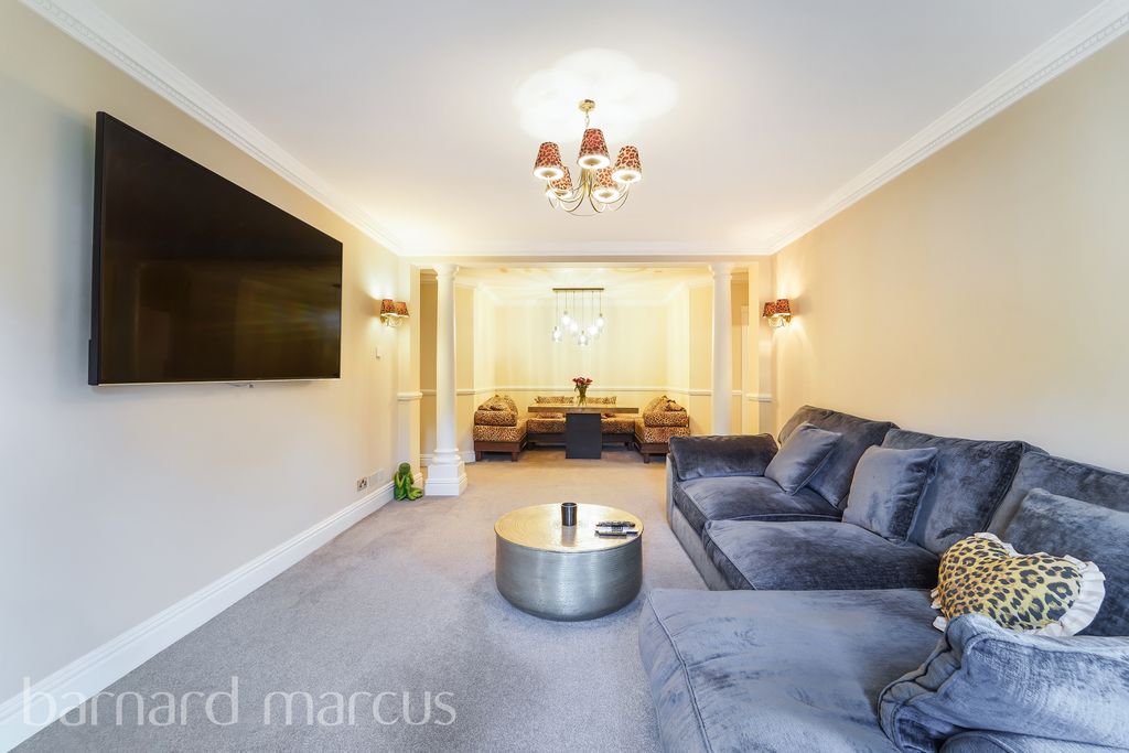 Property photo 3 of 8 Living Room