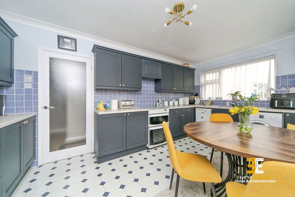 Additional image 7 of 2 bed flat for saleTrinity Crescent, Llandudno LL30