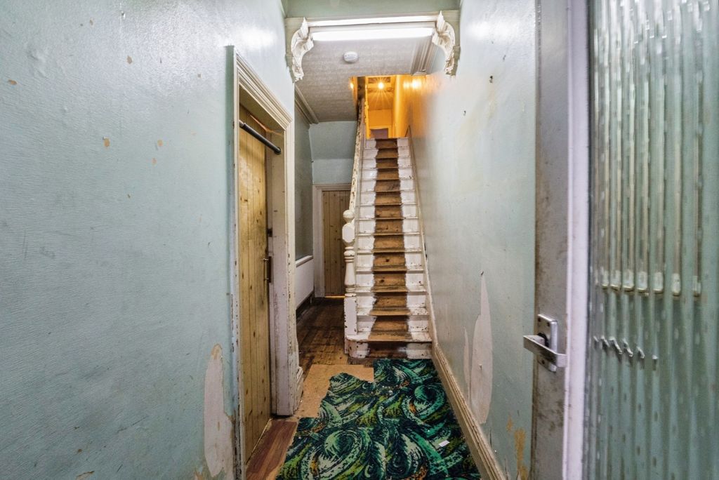 Property photo 2 of 26 Pbox-Img.Jpg