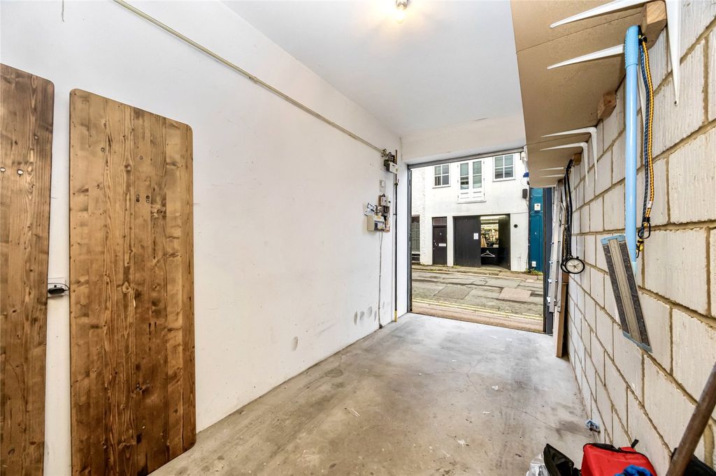 Property photo 3 of 20 Picture No. 06