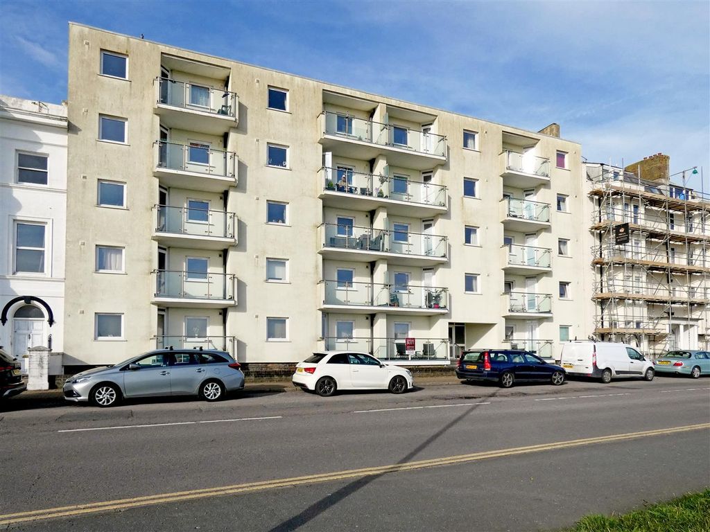 Property photo 1 of 11 20 Southlands Front.Jpg