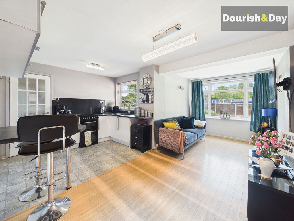 Property photo 3 of 16 Kitchen Diner