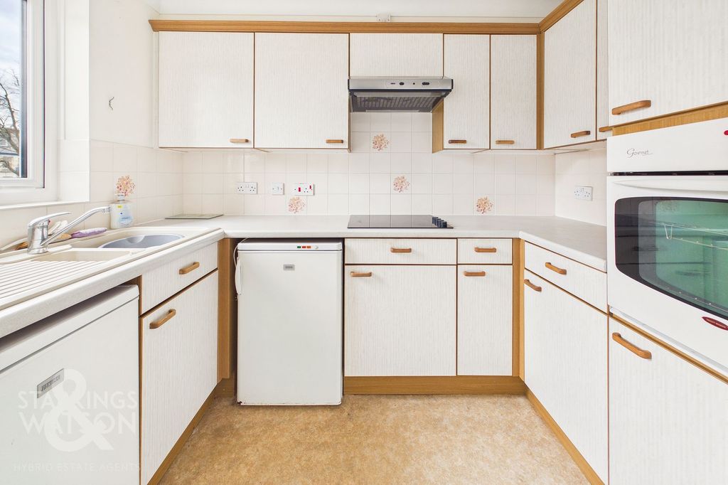 Property photo 3 of 21