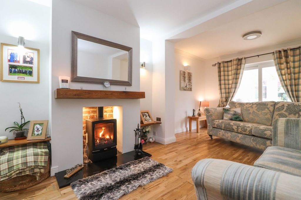 Property photo 3 of 20 Sitting Room