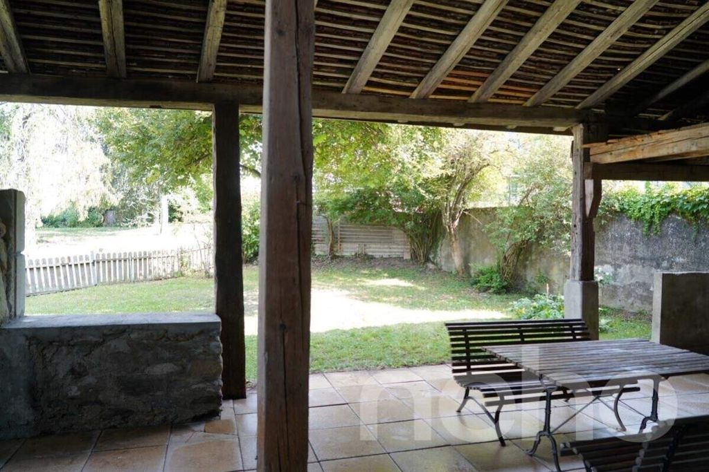 Property photo 3 of 12