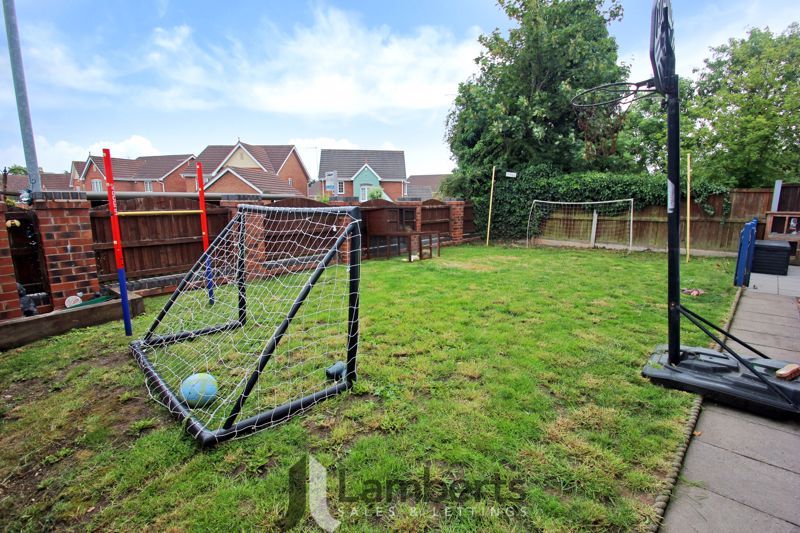 Property photo 3 of 21 Garden