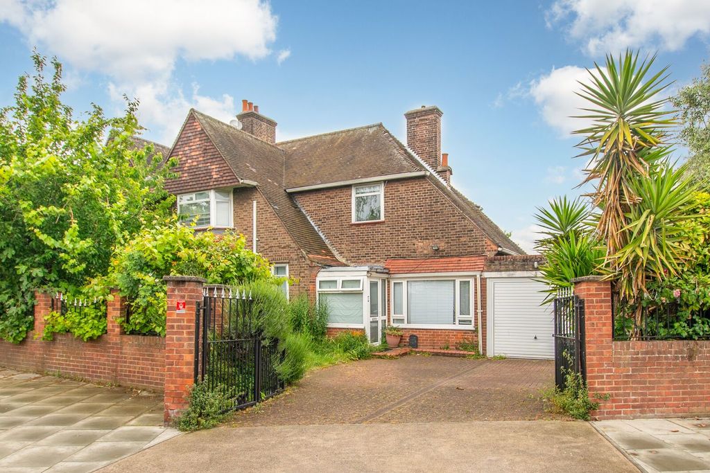 Property photo 1 of 17
