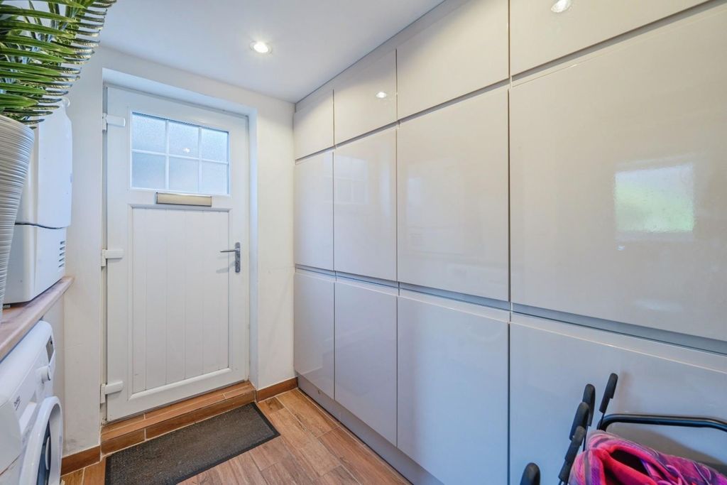 Property photo 3 of 27 Lodgecottage-9.Jpg