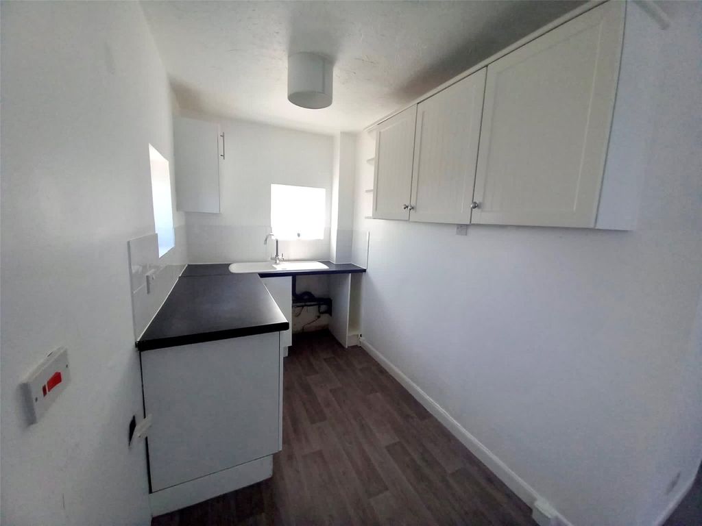 Property photo 3 of 6 Picture No. 04