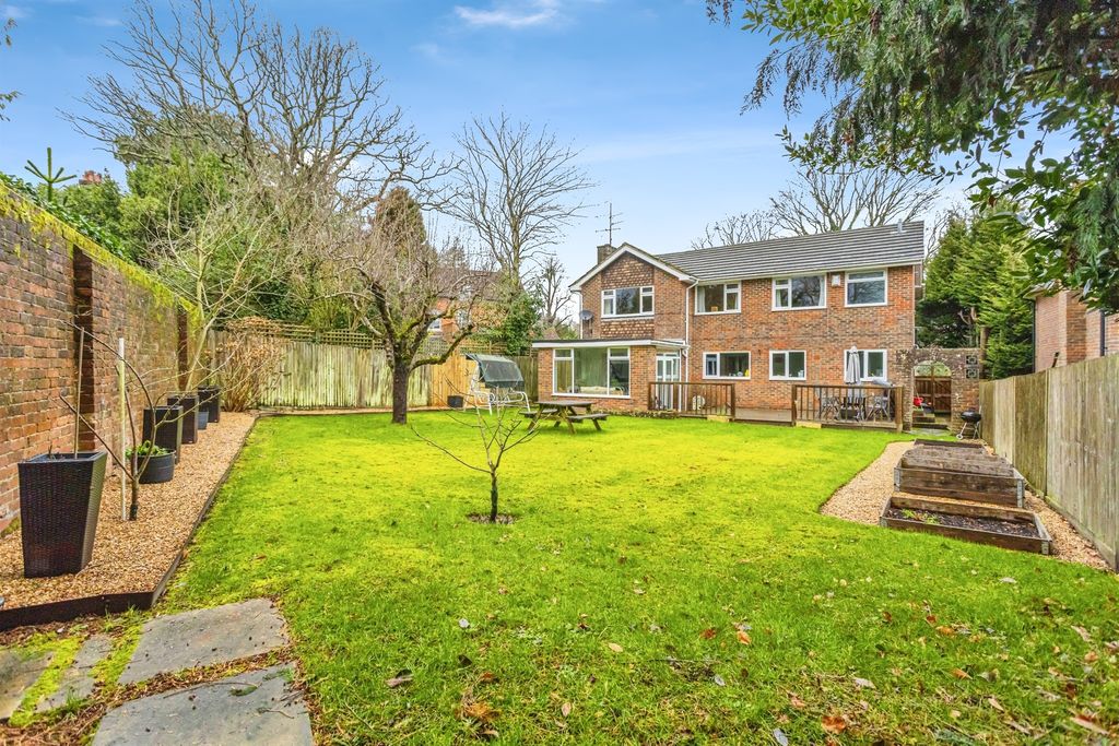 Property photo 2 of 19