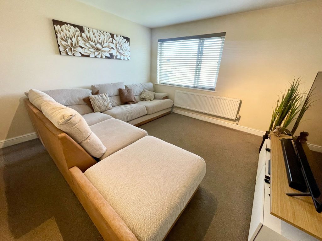 Property photo 3 of 8 Photograph 3