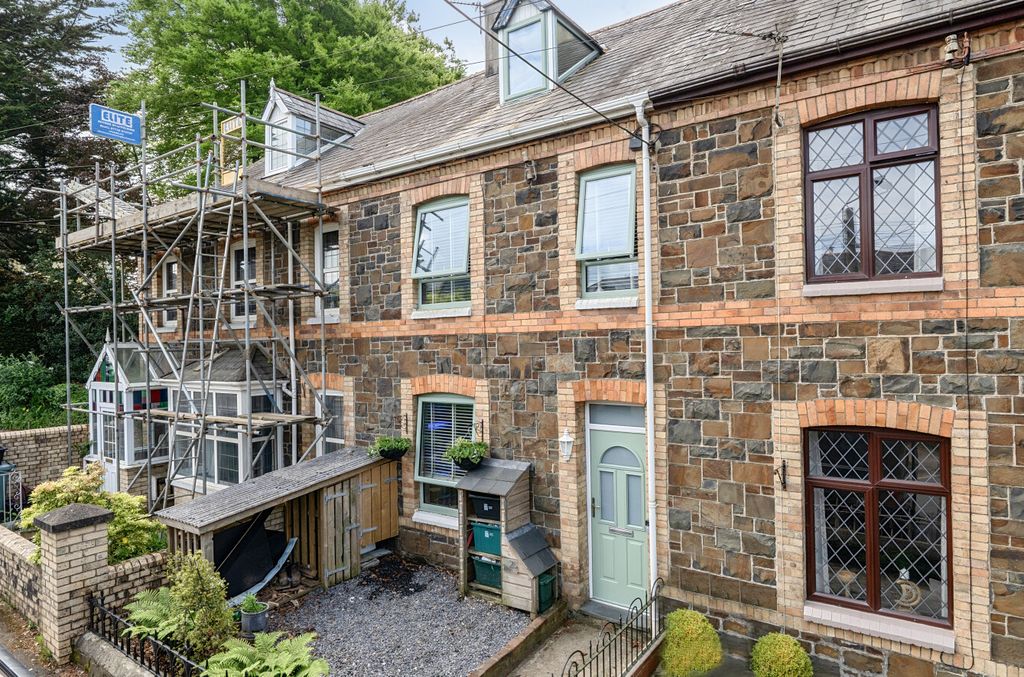 Property photo 1 of 19 1451433-1-69Fc610...