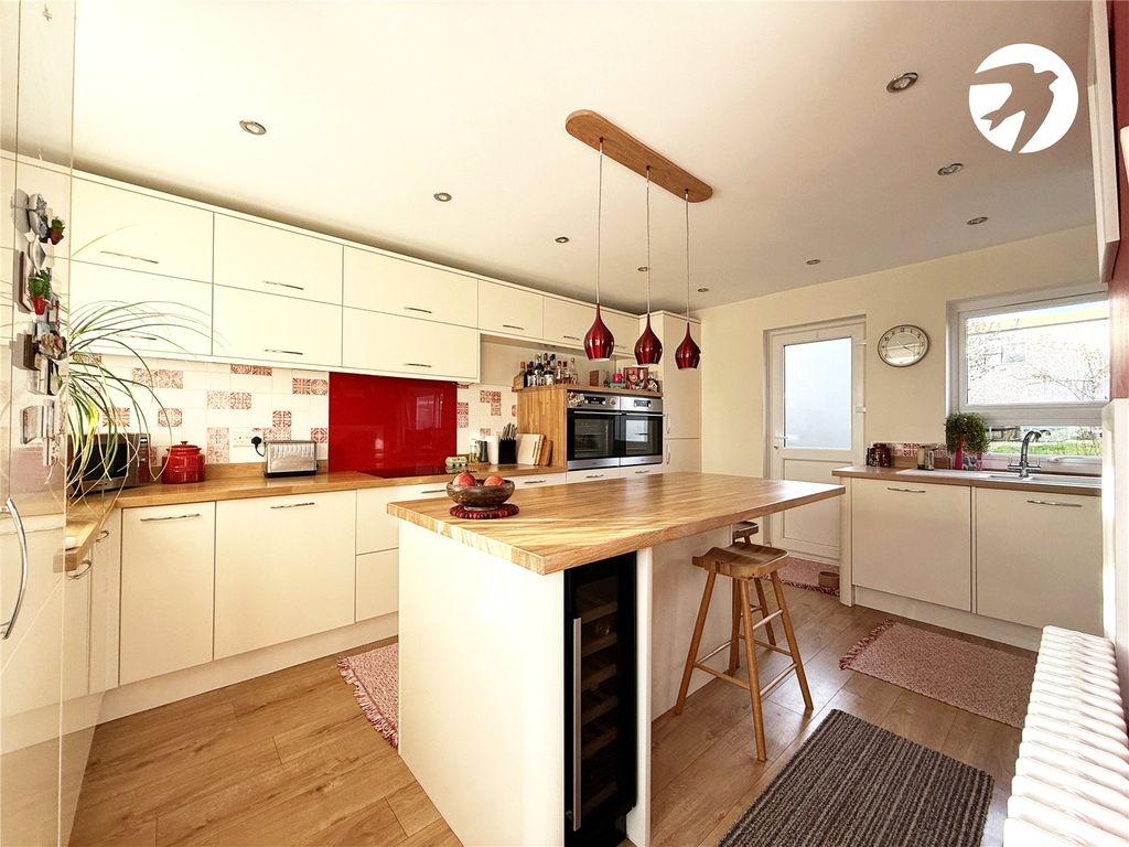 Property photo 2 of 20 Robinson Jackson