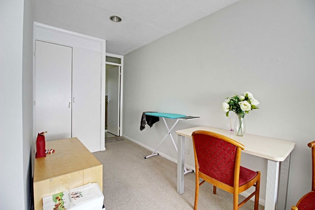 Property photo 3 of 4